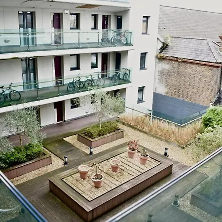 Delightful 1 Bedroom Central *